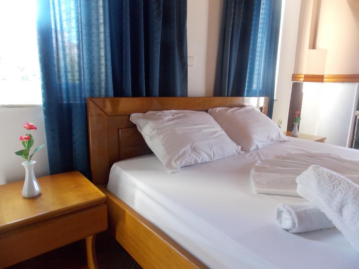 Hotel Dea Саранда Экстерьер фото