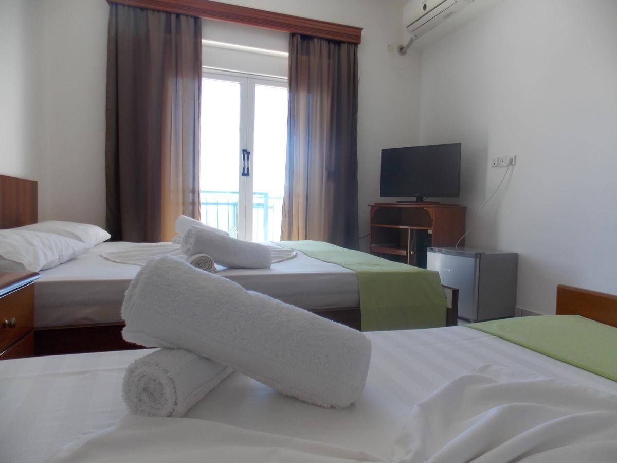 Hotel Dea Саранда Экстерьер фото
