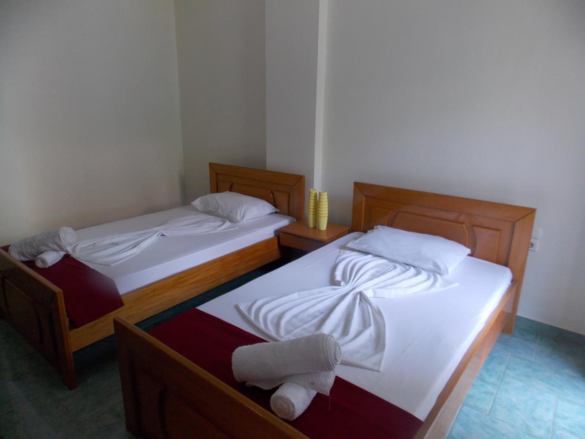 Hotel Dea Саранда Экстерьер фото