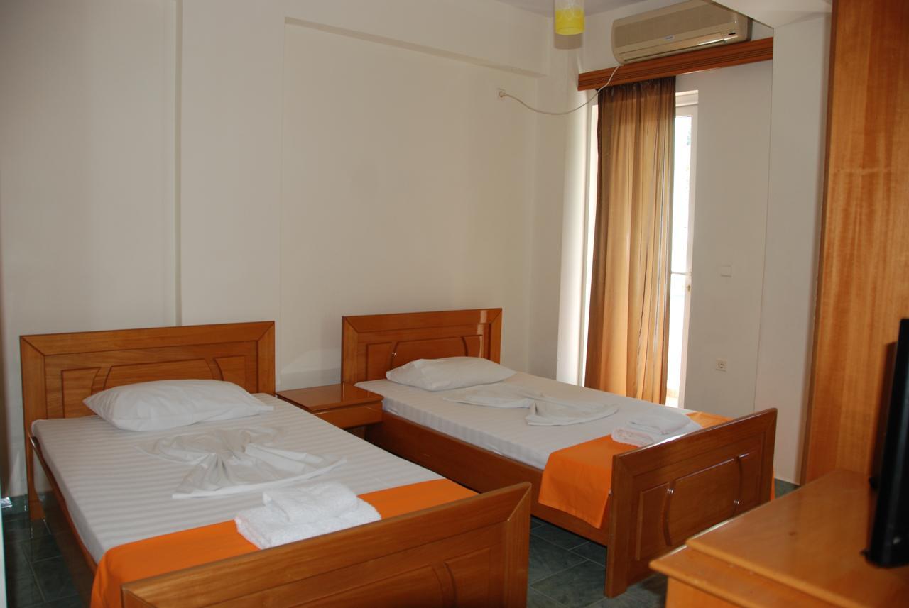 Hotel Dea Саранда Экстерьер фото